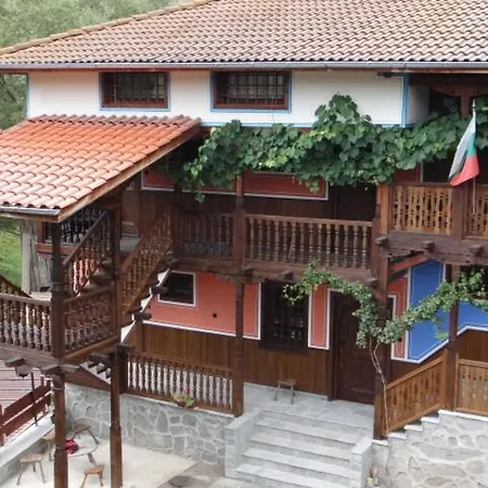 недкова къща Pensión