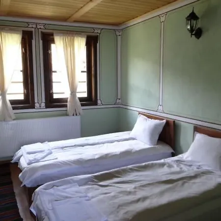 недкова къща Pensión 3*